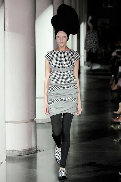 Look 29